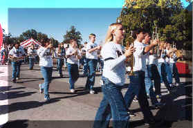 sfparade_trumpets.jpg (22422 bytes)